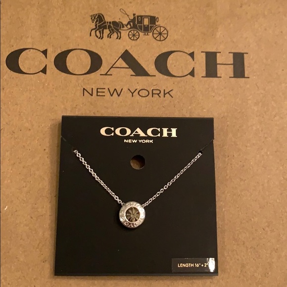 NWT   Beautiful 16” silver plated necklace - Picture 1 of 3